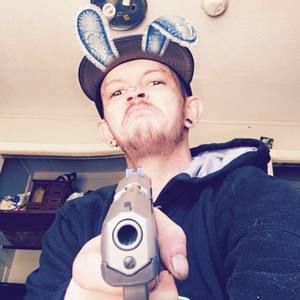 Meet your Posher, Dustin